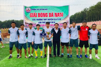 Trường THPT Phan Chu Trinh vô địch giải bóng đá các trường THPT Huyện Ea H’leo
