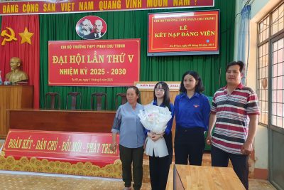 KẾT NẠP ĐẢNG CHO HỌC SINH ƯU TÚ NĂM 2025